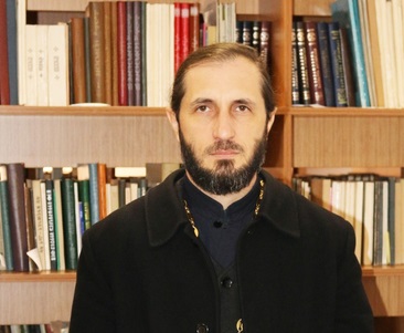 დეკანოზი ამბროსი ხოშტარია